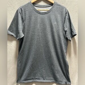 Hurley men’s T, L